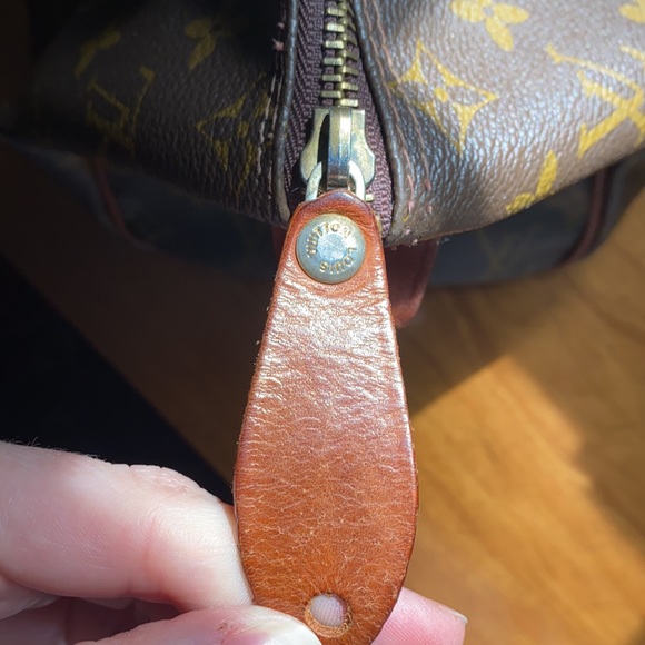 Louis Vuitton vintage purse - Picture 9 of 16